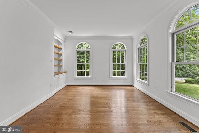 17951 STONELEIGH DR, Round Hill, VA 20141