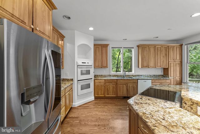 17951 STONELEIGH DR, Round Hill, VA 20141