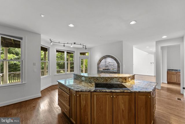 17951 STONELEIGH DR, Round Hill, VA 20141