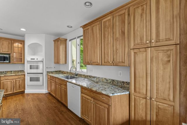 17951 STONELEIGH DR, Round Hill, VA 20141