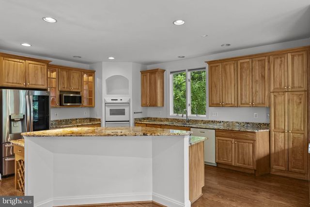 17951 STONELEIGH DR, Round Hill, VA 20141