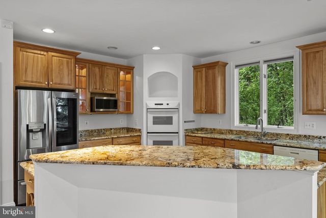 17951 STONELEIGH DR, Round Hill, VA 20141