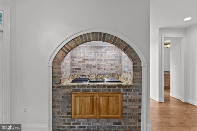 17951 STONELEIGH DR, Round Hill, VA 20141