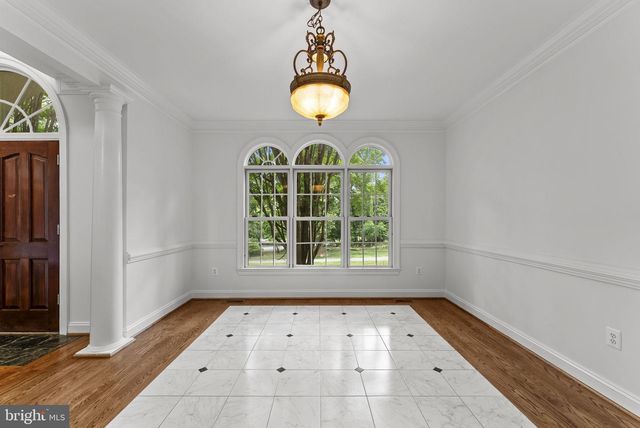 17951 STONELEIGH DR, Round Hill, VA 20141