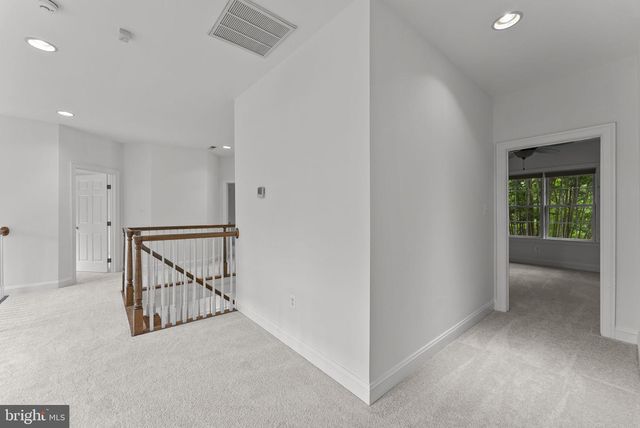 17951 STONELEIGH DR, Round Hill, VA 20141