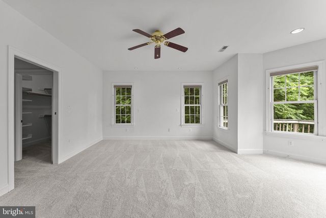 17951 STONELEIGH DR, Round Hill, VA 20141