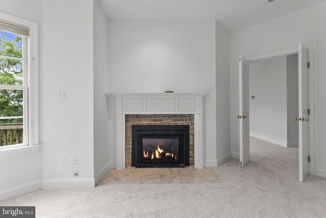 17951 STONELEIGH DR, Round Hill, VA 20141