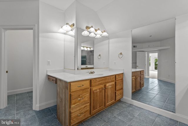 17951 STONELEIGH DR, Round Hill, VA 20141