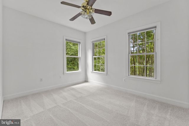 17951 STONELEIGH DR, Round Hill, VA 20141