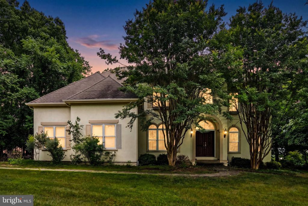 17951 STONELEIGH DR, Round Hill, VA 20141