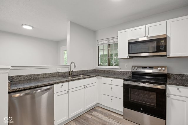 2952 Scottsdale Drive, Indianapolis, IN 46234