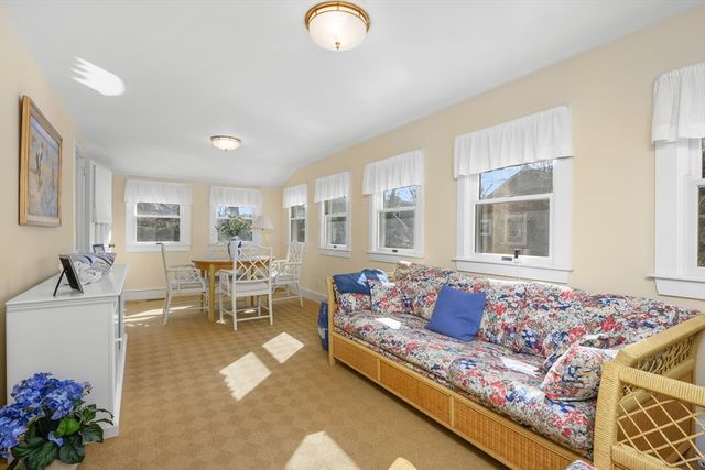 122 Park Ave, Barnstable, MA 02632
