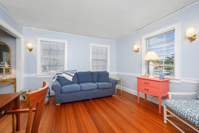 122 Park Ave, Barnstable, MA 02632