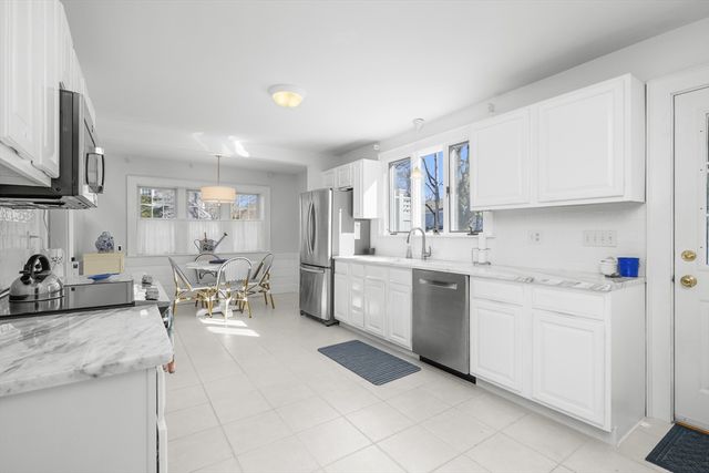 122 Park Ave, Barnstable, MA 02632