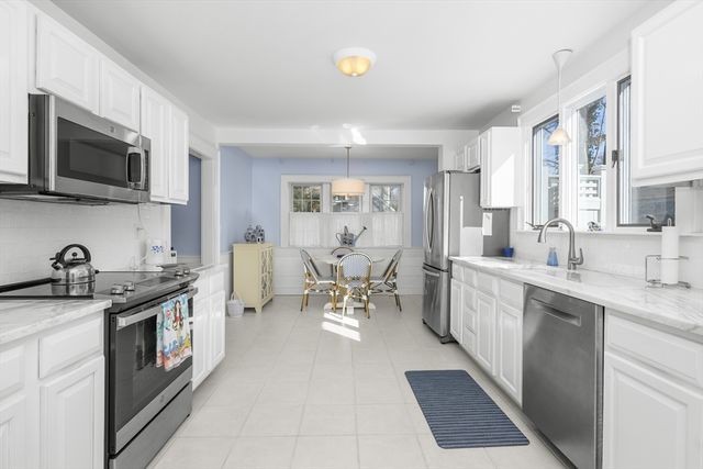 122 Park Ave, Barnstable, MA 02632