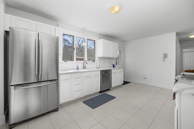 122 Park Ave, Barnstable, MA 02632