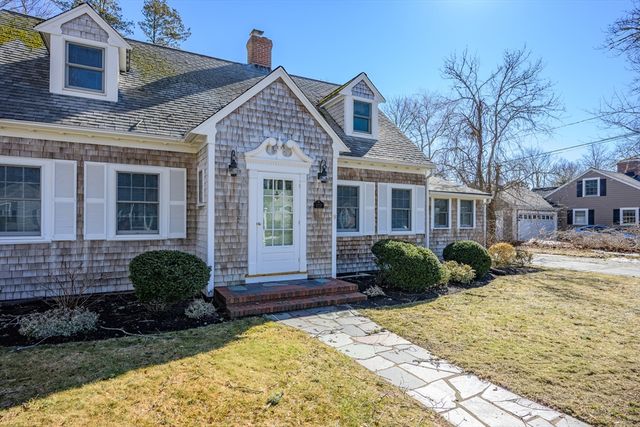 122 Park Ave, Barnstable, MA 02632