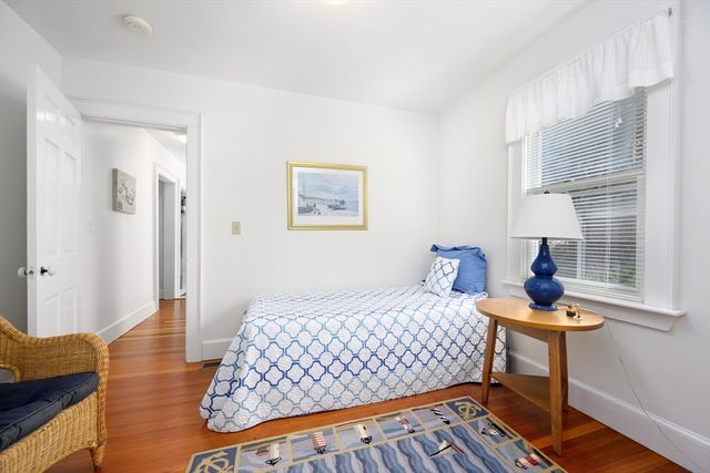 122 Park Ave, Barnstable, MA 02632