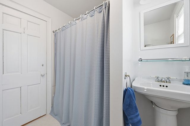 122 Park Ave, Barnstable, MA 02632
