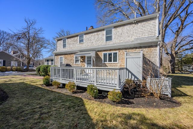 122 Park Ave, Barnstable, MA 02632