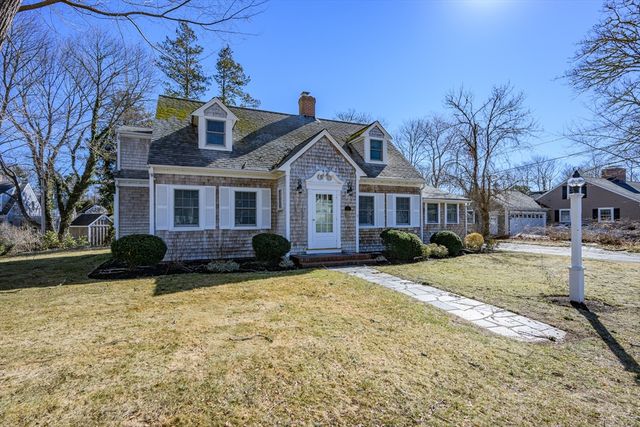 122 Park Ave, Barnstable, MA 02632