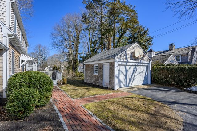 122 Park Ave, Barnstable, MA 02632