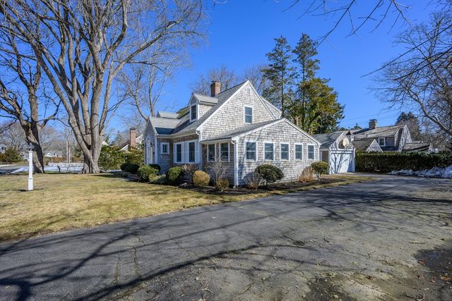 122 Park Ave, Barnstable, MA 02632