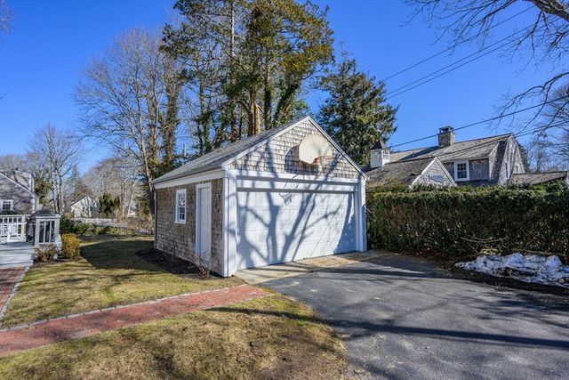 122 Park Ave, Barnstable, MA 02632