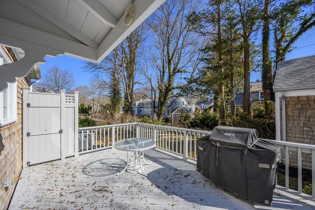 122 Park Ave, Barnstable, MA 02632