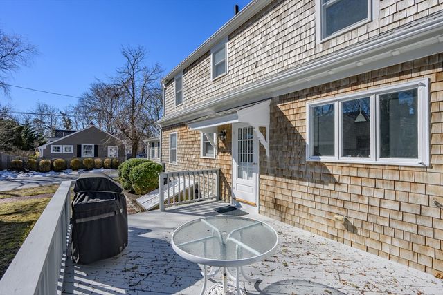 122 Park Ave, Barnstable, MA 02632