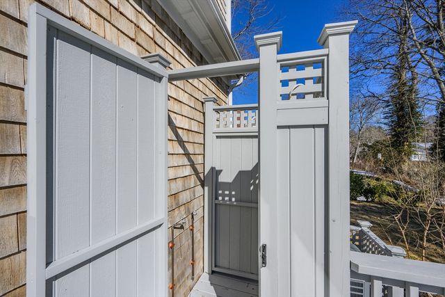 122 Park Ave, Barnstable, MA 02632