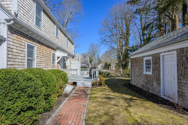 122 Park Ave, Barnstable, MA 02632