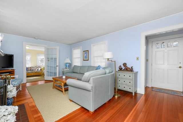 122 Park Ave, Barnstable, MA 02632