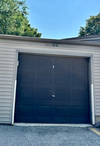 550 E Main Street 2E, Barrington, IL 60010