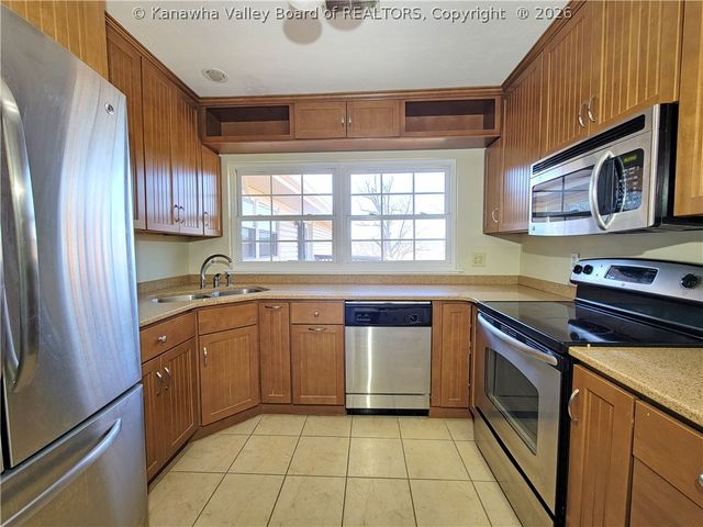 301 Bow Hunter Road, Charleston, WV 25314