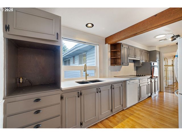 1565 MONTEREY Ave, Eugene, OR 97401