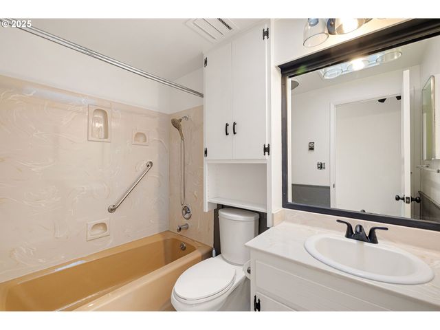 1565 MONTEREY Ave, Eugene, OR 97401