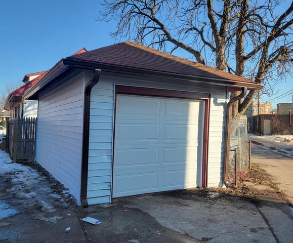 4439 N 27th STREET, Milwaukee, WI 53209