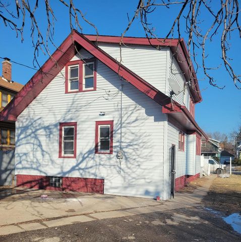 4439 N 27th STREET, Milwaukee, WI 53209