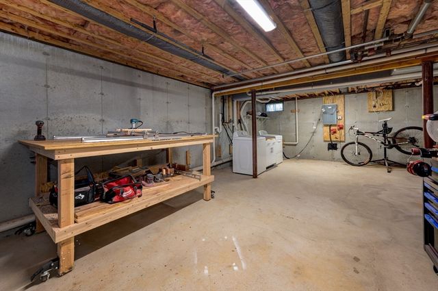 11 Boxberry Ln 11, Rockland, MA 02370