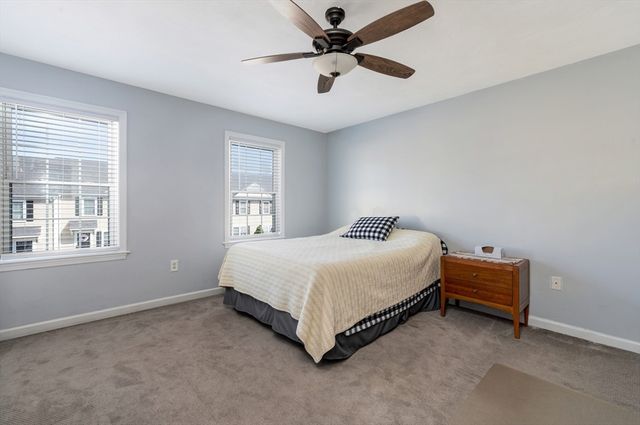 11 Boxberry Ln 11, Rockland, MA 02370