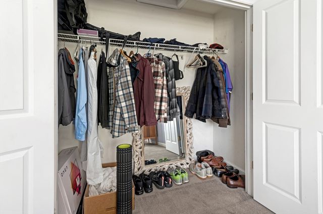 11 Boxberry Ln 11, Rockland, MA 02370