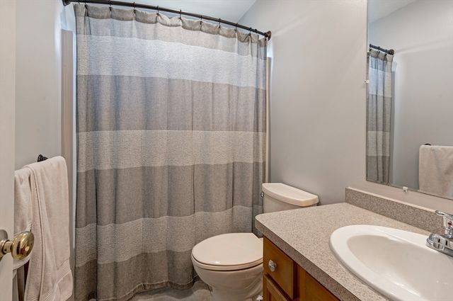11 Boxberry Ln 11, Rockland, MA 02370