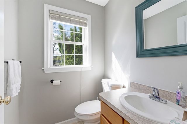 11 Boxberry Ln 11, Rockland, MA 02370
