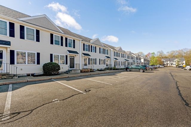 11 Boxberry Ln 11, Rockland, MA 02370
