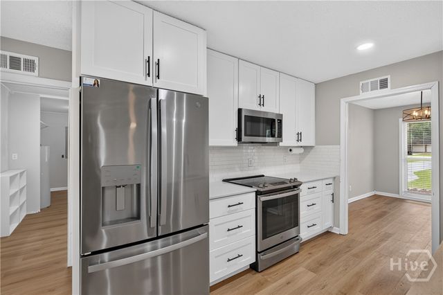 210 West General Stewart Way, Hinesville, GA 31313