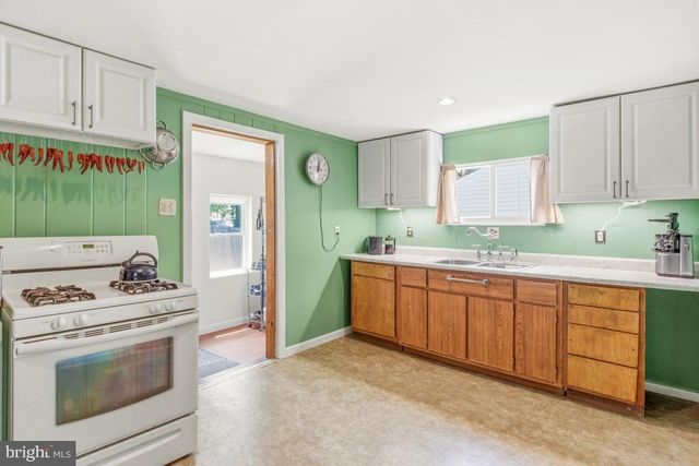 331 ELM AVE, North Wales, PA 19454