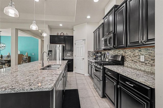 204 SHELL CREEK COURT, Apollo Beach, FL 33572