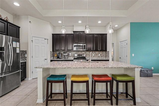 204 SHELL CREEK COURT, Apollo Beach, FL 33572
