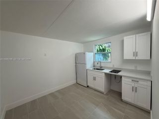 6765 SW 34th St 1, Miami, FL 33155